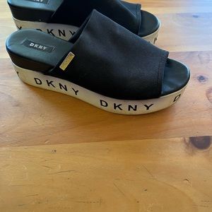 DKNY size 10 black slide.  Gently used.